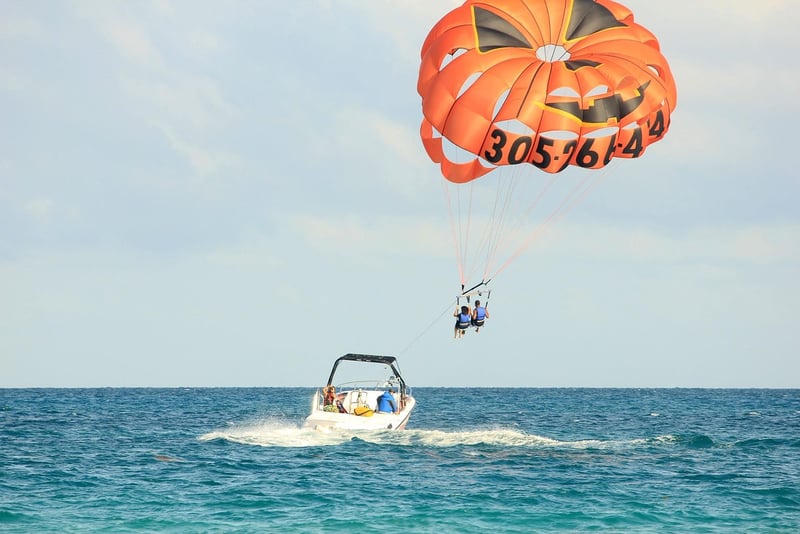 Parasailing Image